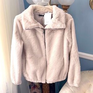 Brand New Magaschoni Faux Fur Zippered Bomber Jacket Creamy Malt Cozy Winter